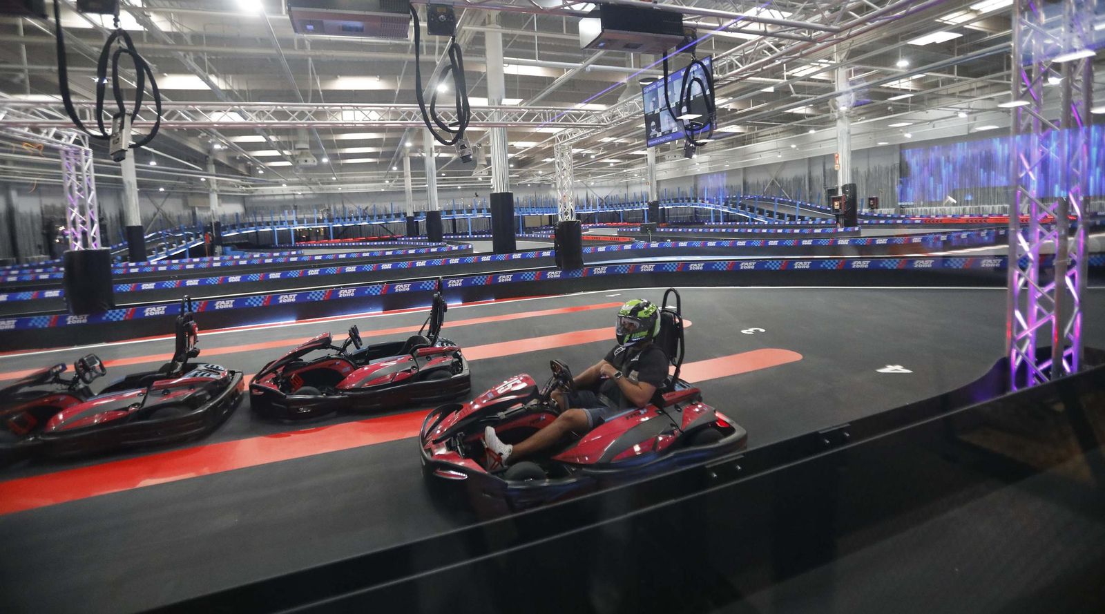Las fotos de la inauguración del centro de ocio Ozone Bowling en Palmones