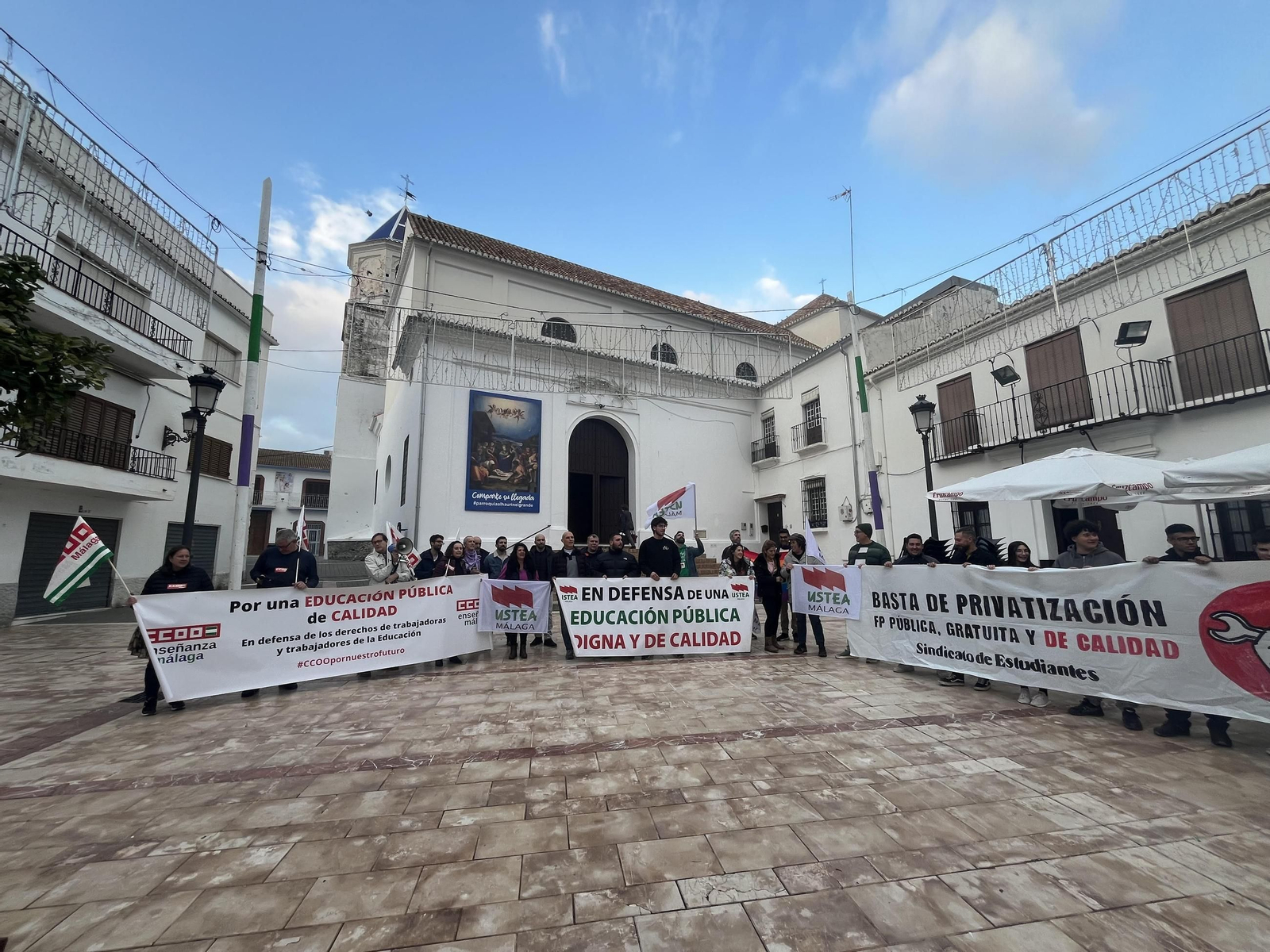 Manifestación en la Plaza Baja del municipio.