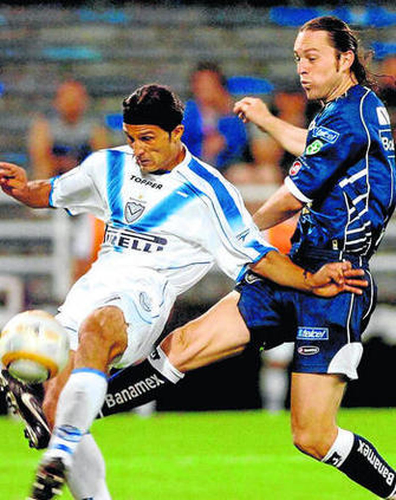 De Nigris (derecha) en su etapa en el Pumas de México.