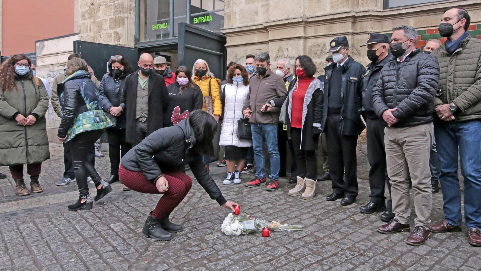 Concentración en memoria del fallecido en Doña Blanca
