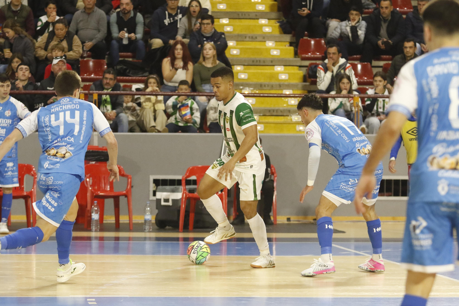 Las mejores fotos de la victoria del Córdoba Futsal ante el Noia