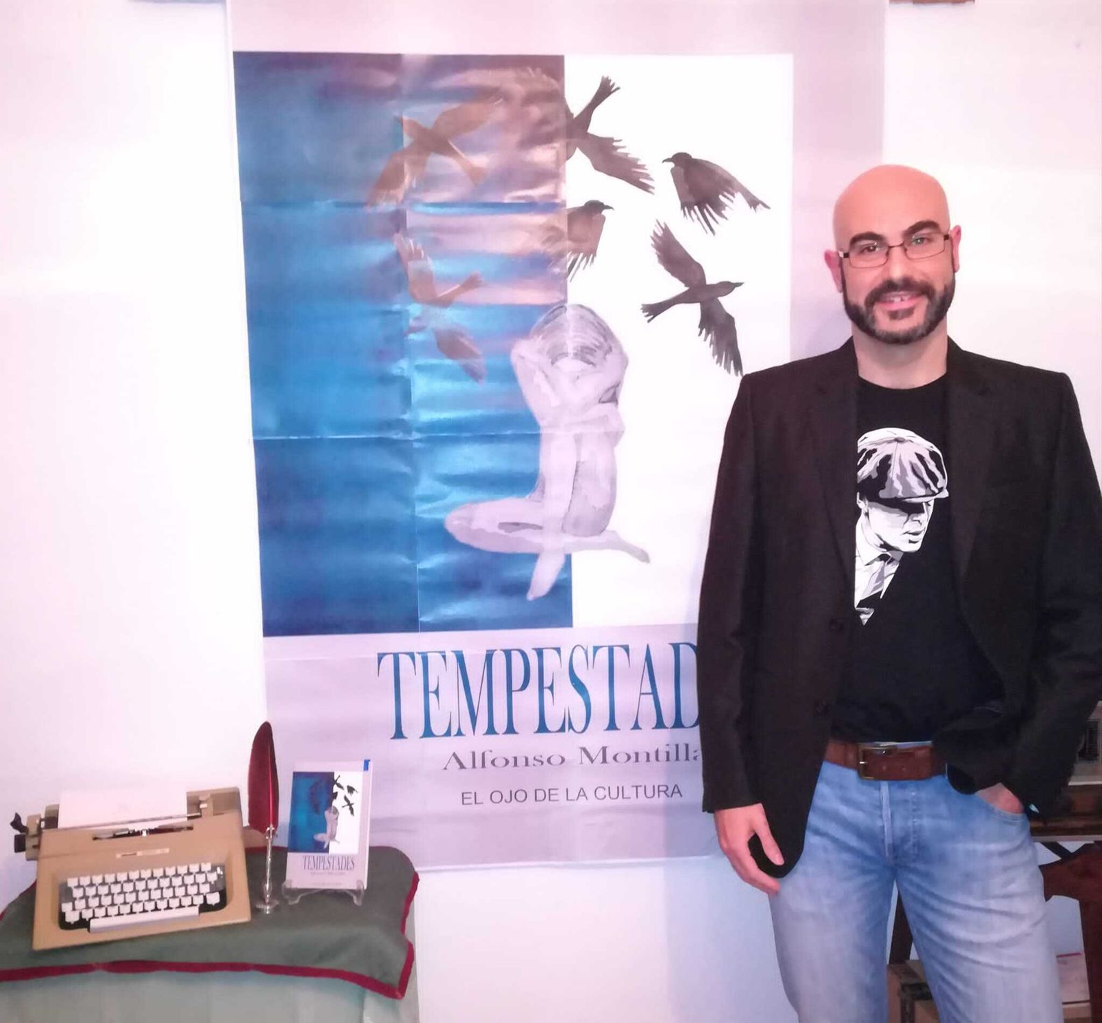 Alfonso Montilla en una presentación de 'Tempestades'.