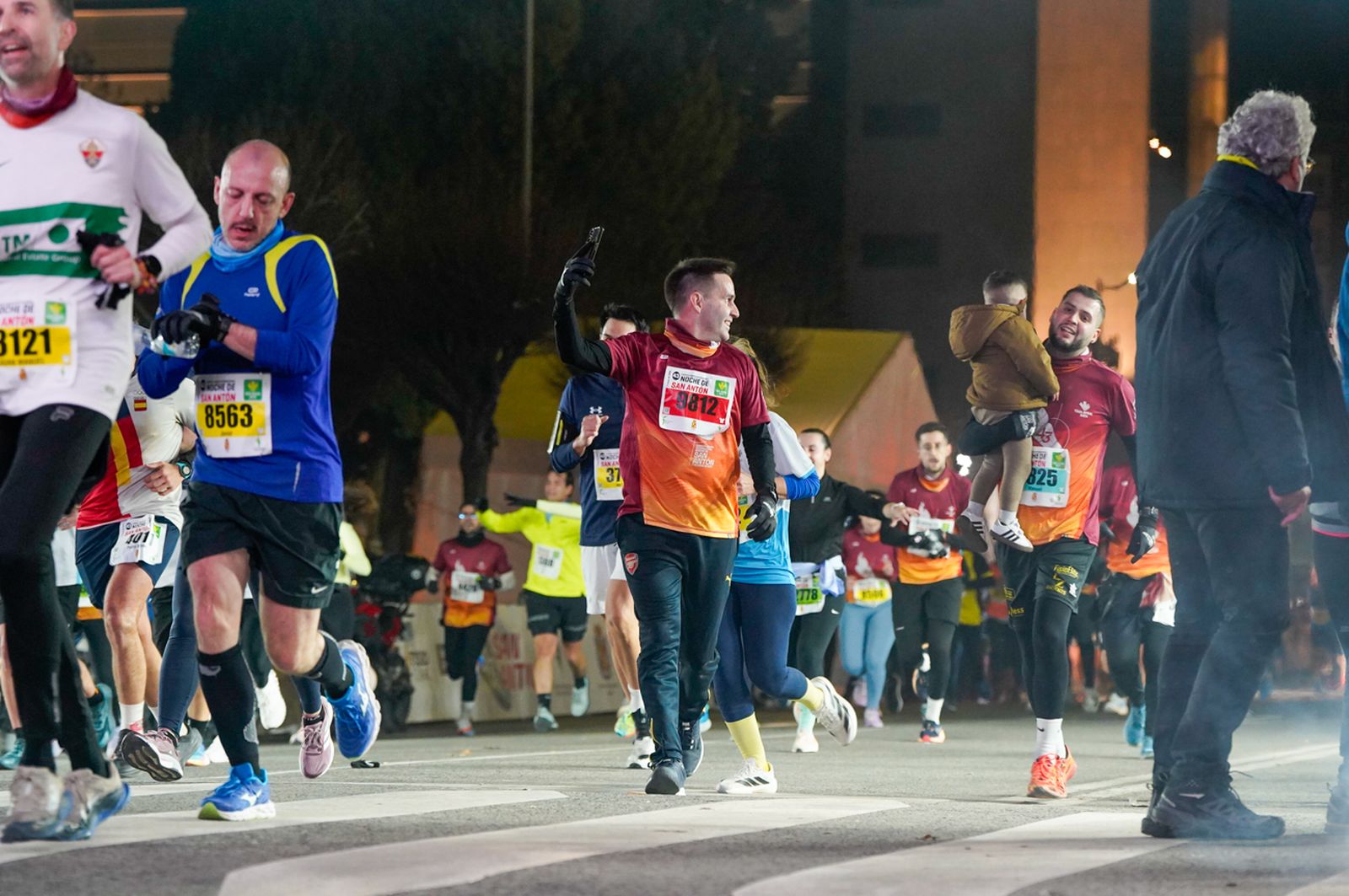 En imágenes: búscate en tu llegada a meta de la Carrera de San Antón 2026 (12)