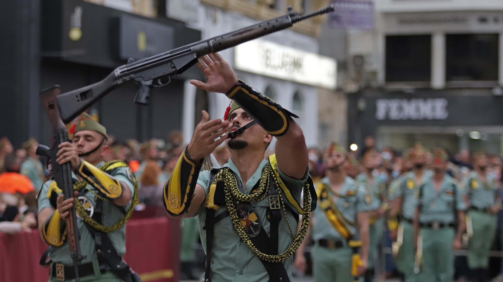 Fotos del Lunes Santo en Algeciras: La Columna y la Legión