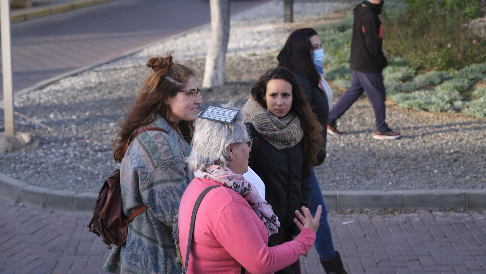Fotogalería manifestación a favor de energías renovables ordenadas. Almería