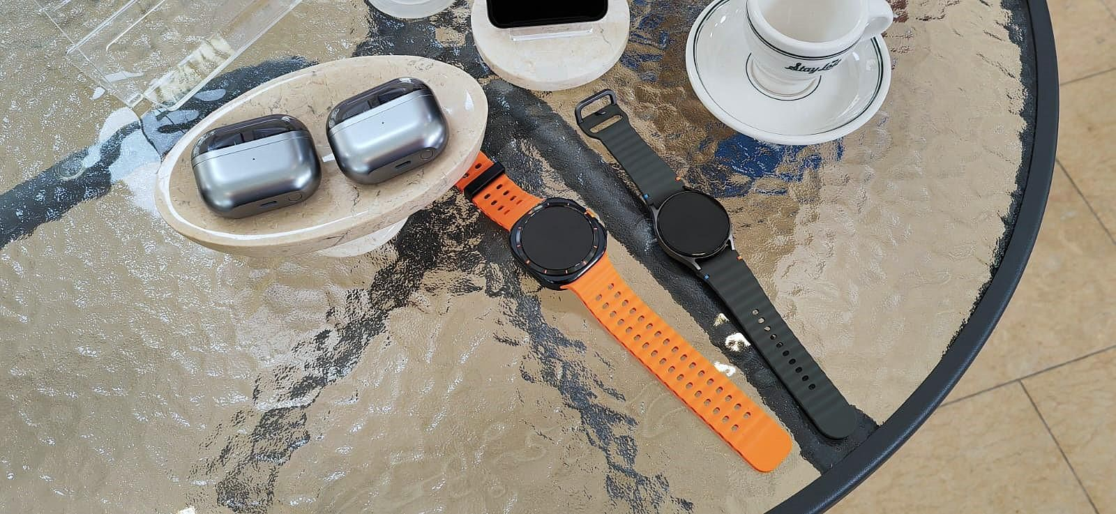 Samsung Galaxy Watch Ultra y auriculares Buds3