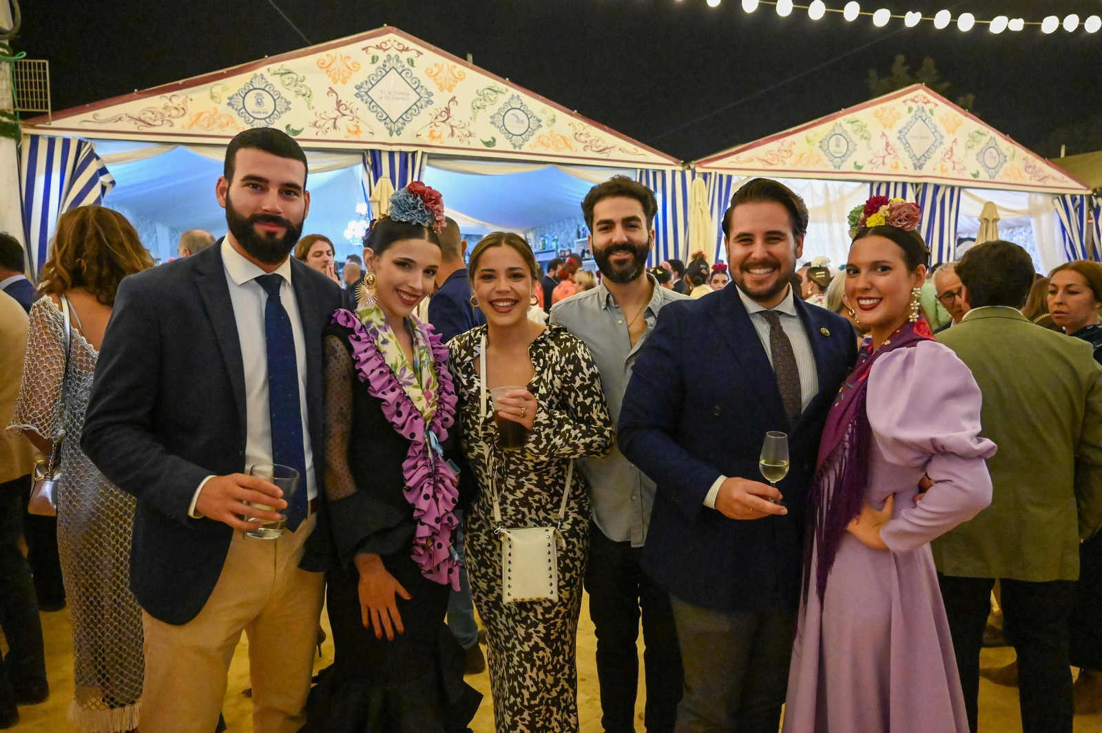 Imágenes del ambiente del ambiente de la noche del sábado en la Feria de Otoño y del Caballo 2025 de Huelva