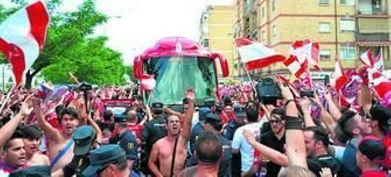 Una fiesta en el prólogo del encuentro...