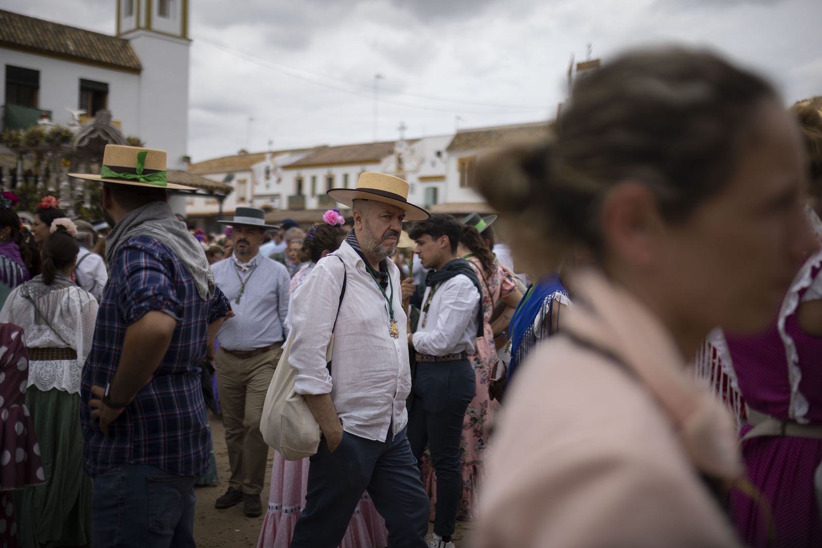 El Rocío 2023: Imágenes de ambiente en la aldea durante la presentación de las Hermandades