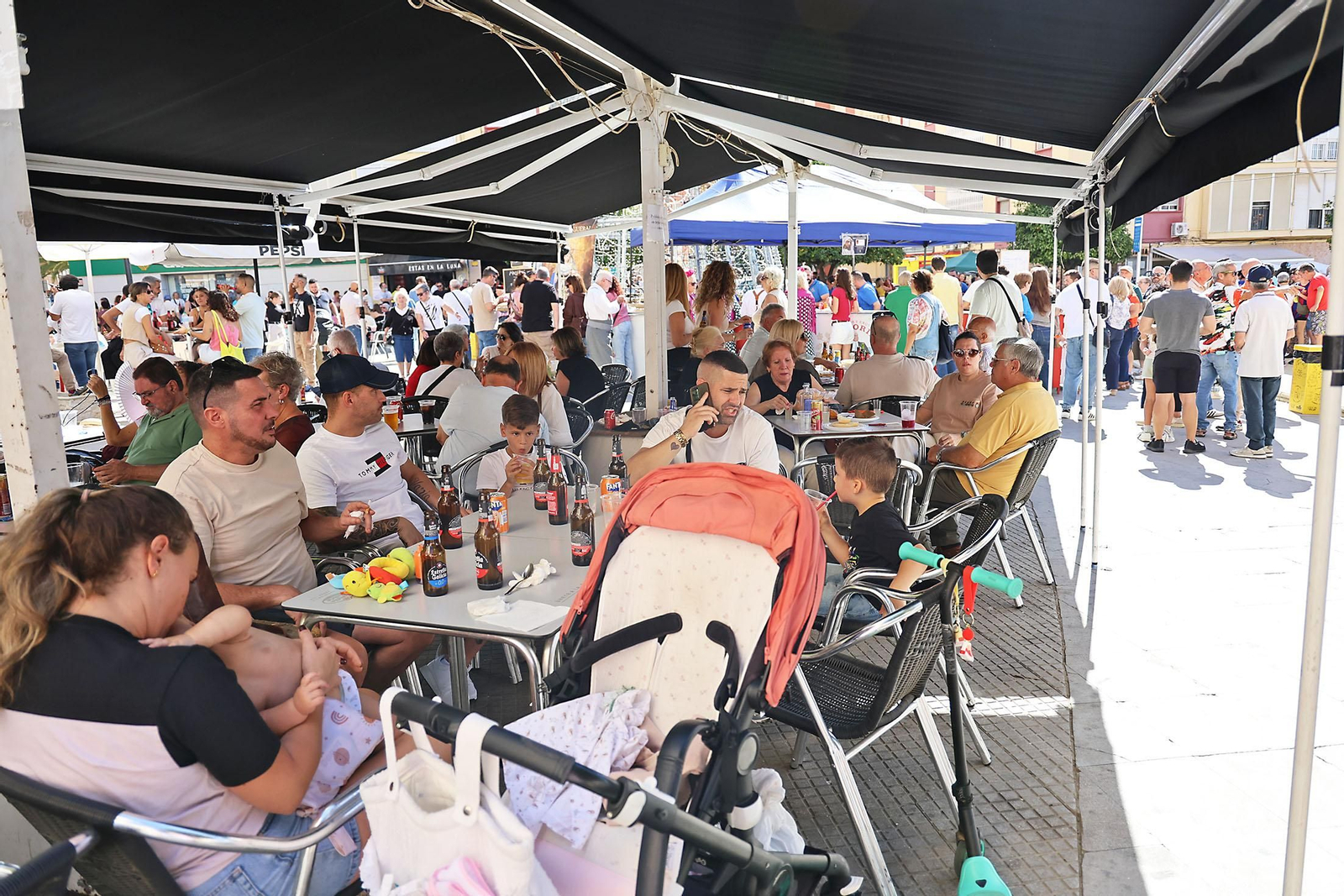 Imágenes de la Feria de las Migas y el Mosto en el Parque de La Luz de Huelva