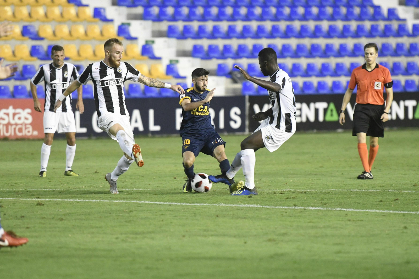 Isi Ros, durante un partido con el UCAM Murcia.