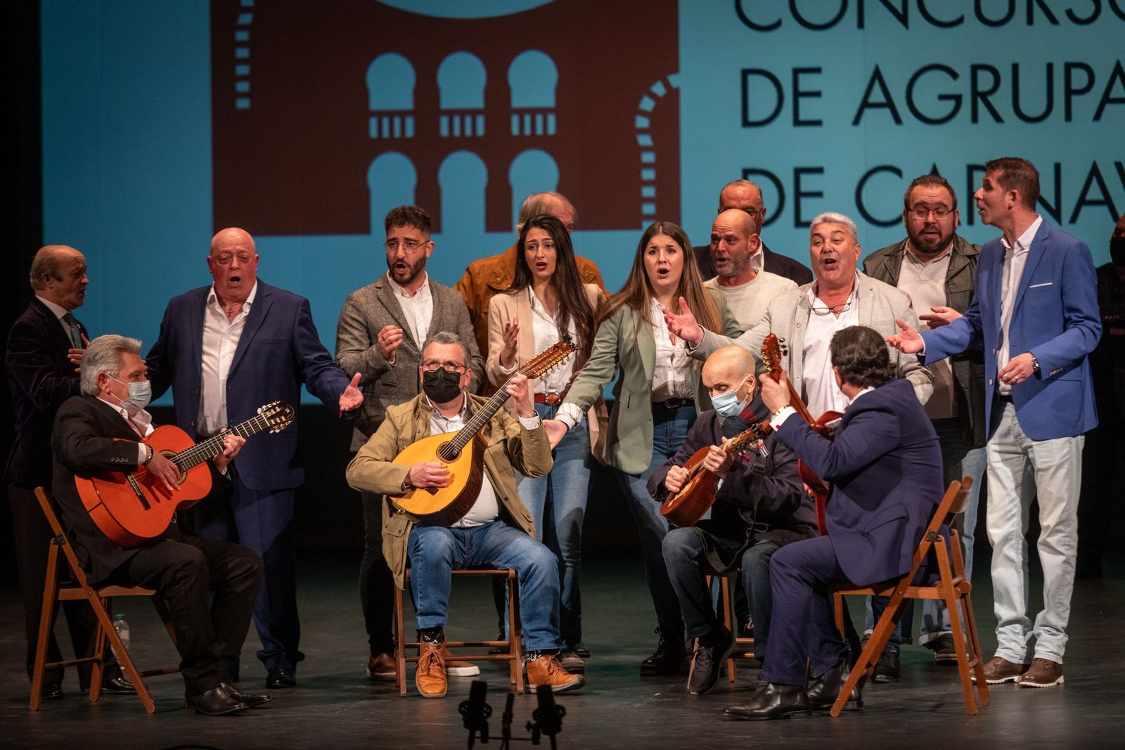 Imágenes de la entrega de los Antifaces de Oro y sorteo del COAC 2022