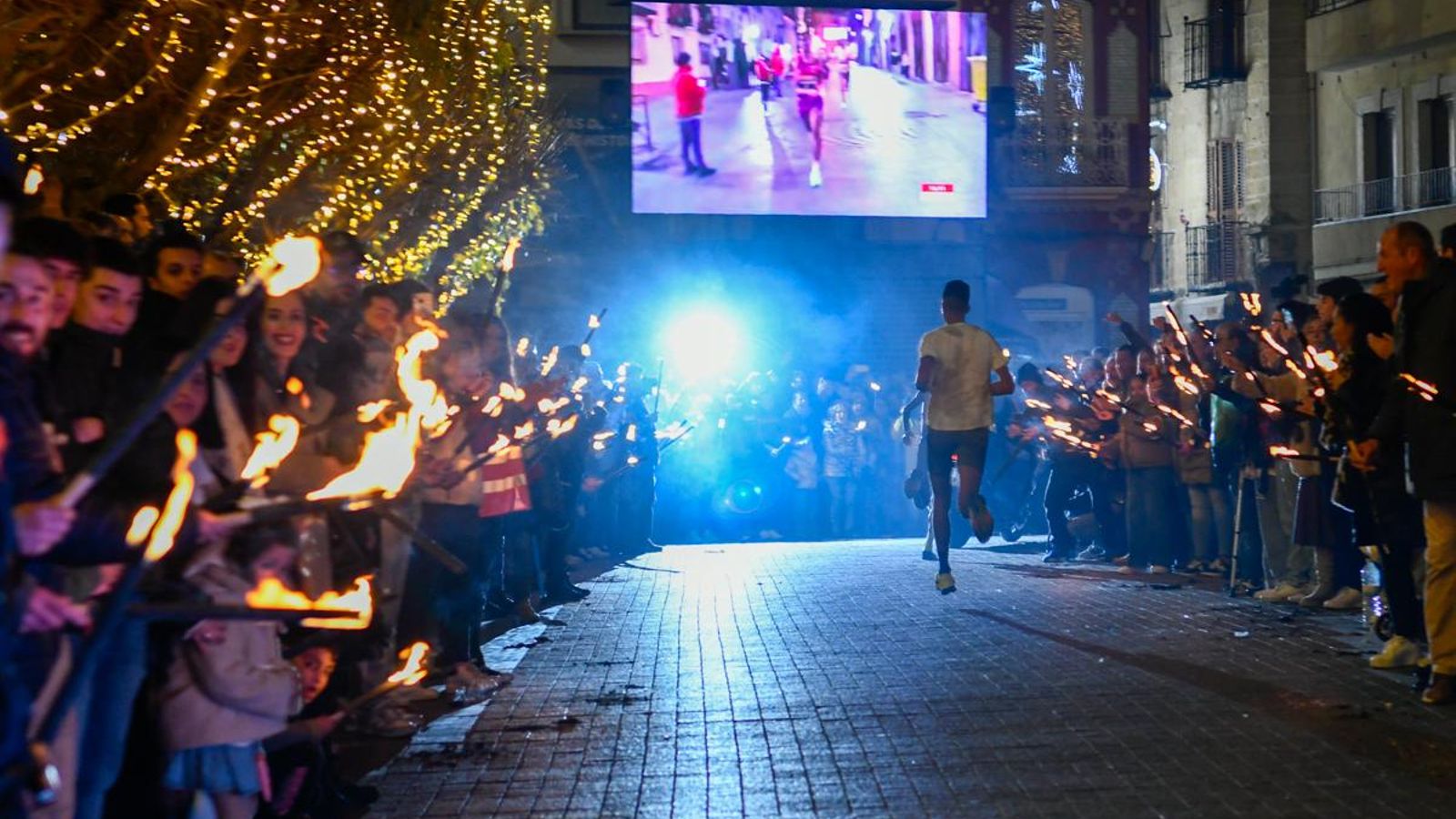 En imágenes: la élite del atletismo mundial despliega su calidad en la Carrera de San Antón de Jaén