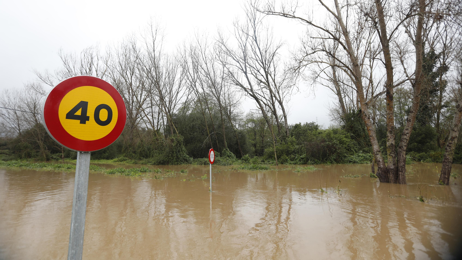 Carreteras cortadas por las lluvias en Algeciras y Los Barrios
