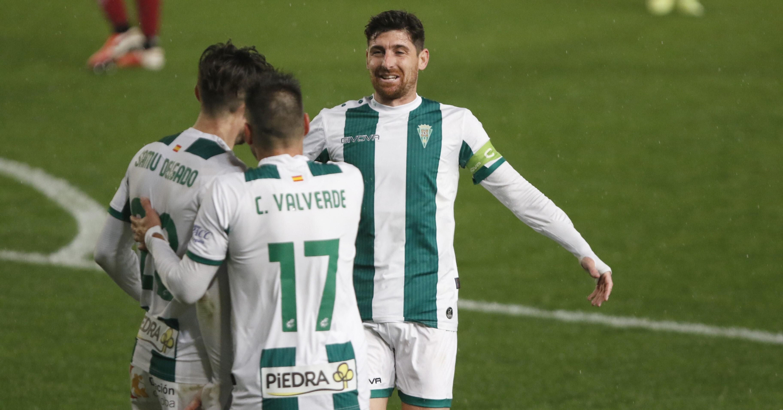 Javi Flores corre a abrazar a Samu Delgado y Valverde tras el gol del pase copero ante el Albacete. Javi Flores corre a abrazar a Samu Delgado y Valverde tras el gol del pase copero ante el Albacete.