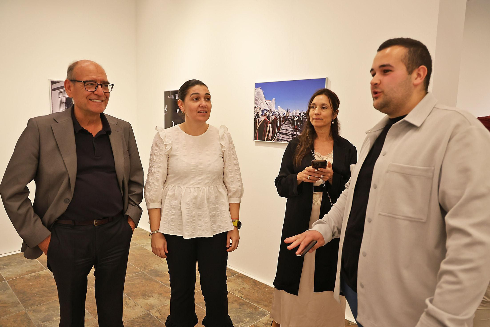 Inauguración de la Exposición de fotografías Huelva, provincia cofrade de Huelva Información en la Diputación de Huelva