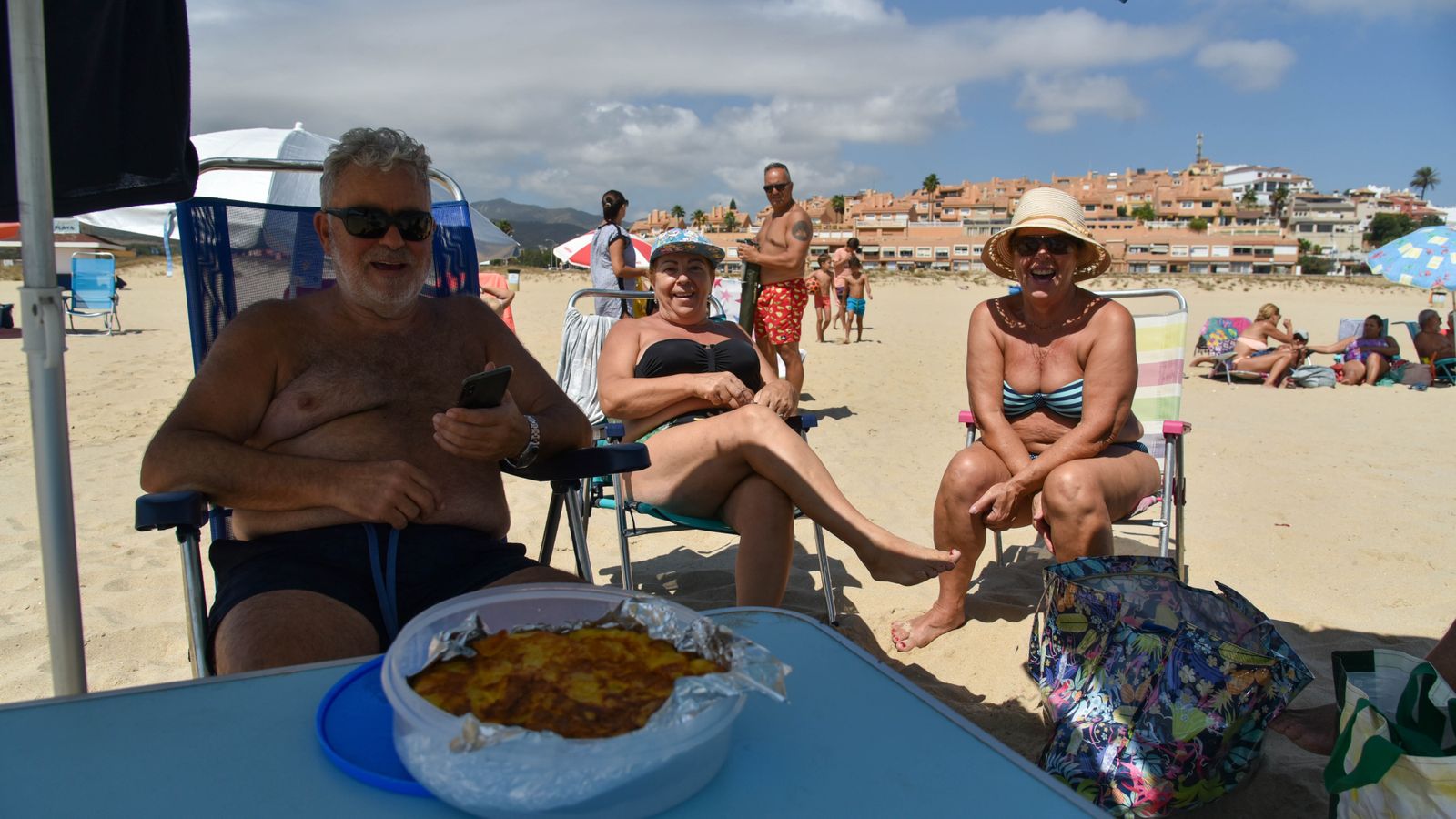 Las fotos del ultimo domingo de la temporada oficial de playas en Algeciras