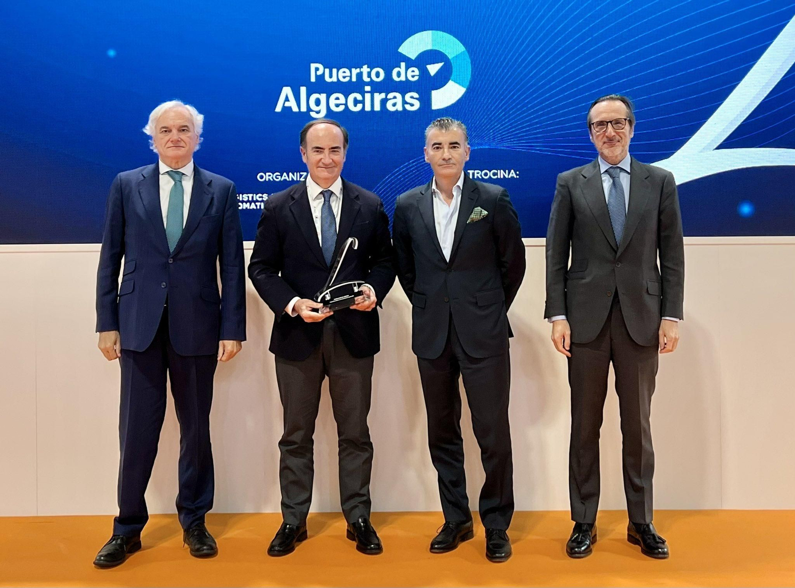 Gerardo Landaluce recoge el premio otorgado por UNO