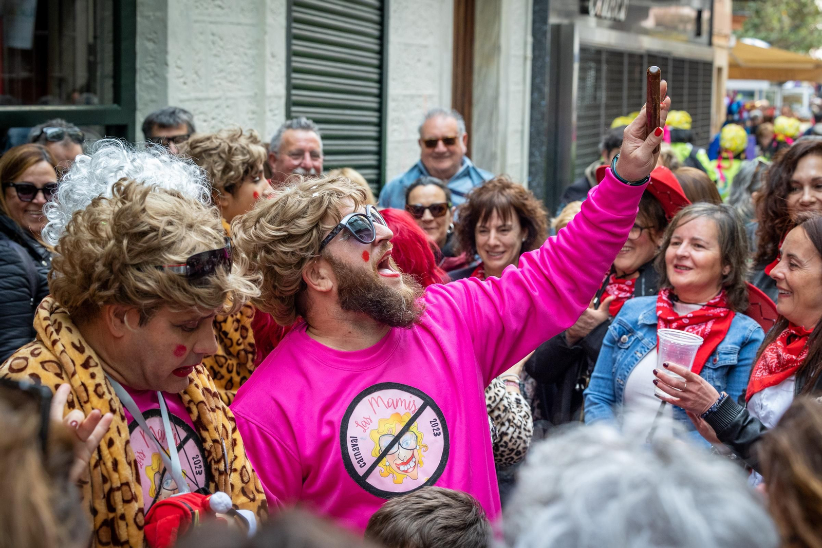 Imágenes del lunes de coros e ilegales del Carnaval de Cádiz 2023