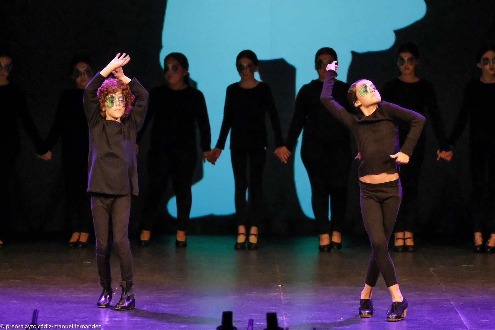 La final comenzó con un homenaje a Juan Carlos Aragón y Manolo Santander a cargo de los alumnos de la Escuela de Artes Escénicas Marta Ortiz.