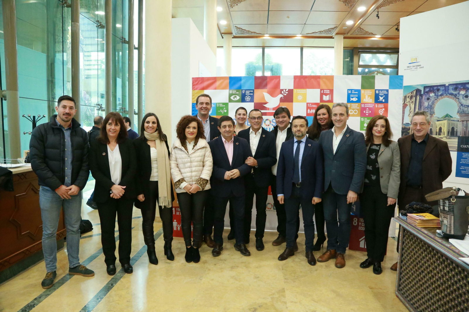 El presidente de la Diputación de Huelva, Ignacio Caraballo, con la nueva junta directiva de la Famsi.