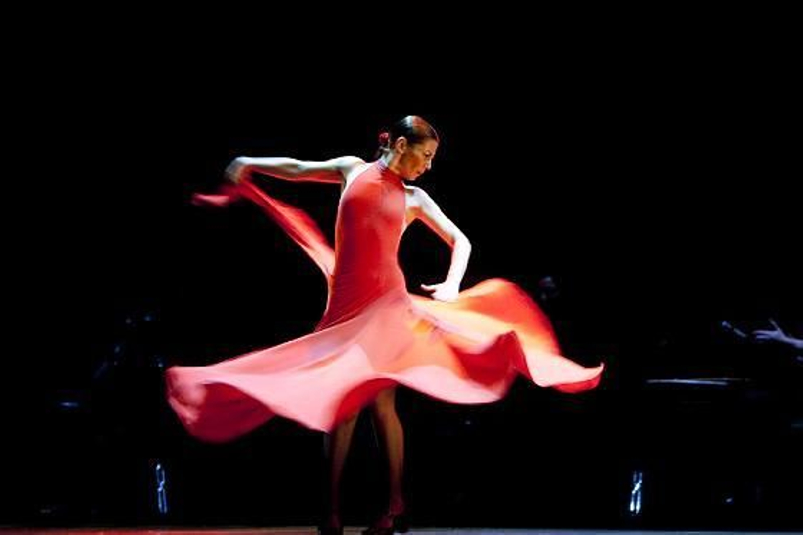Una emocionada Sara Baras se despide temporalmente de los escenarios para dedicarse a su familia. 

Foto: Lourdes de Vicente