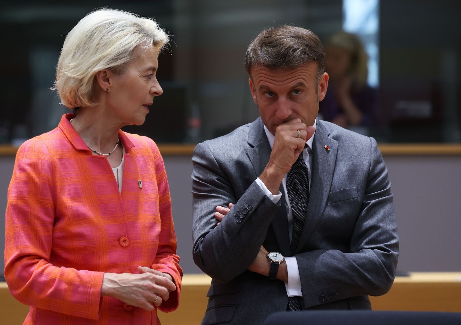 Ursula von der Leyen y Emmanuel Macron, en Bruselas.