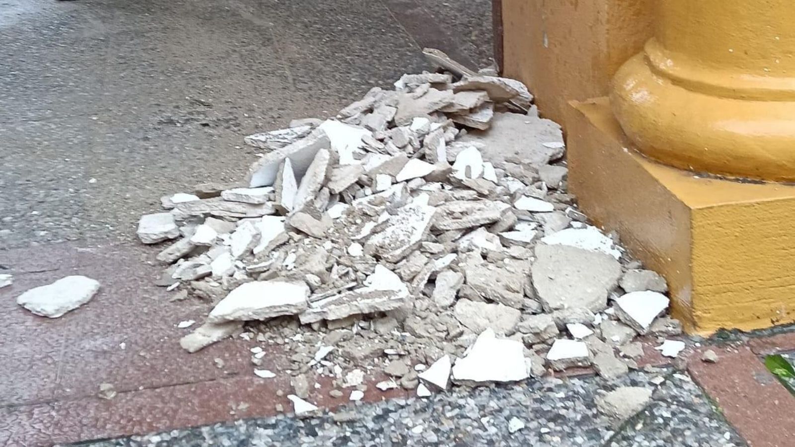 Desprendimientos en la cubierta del Palacete de Marzales tras el paso de la borrasca Kristin.