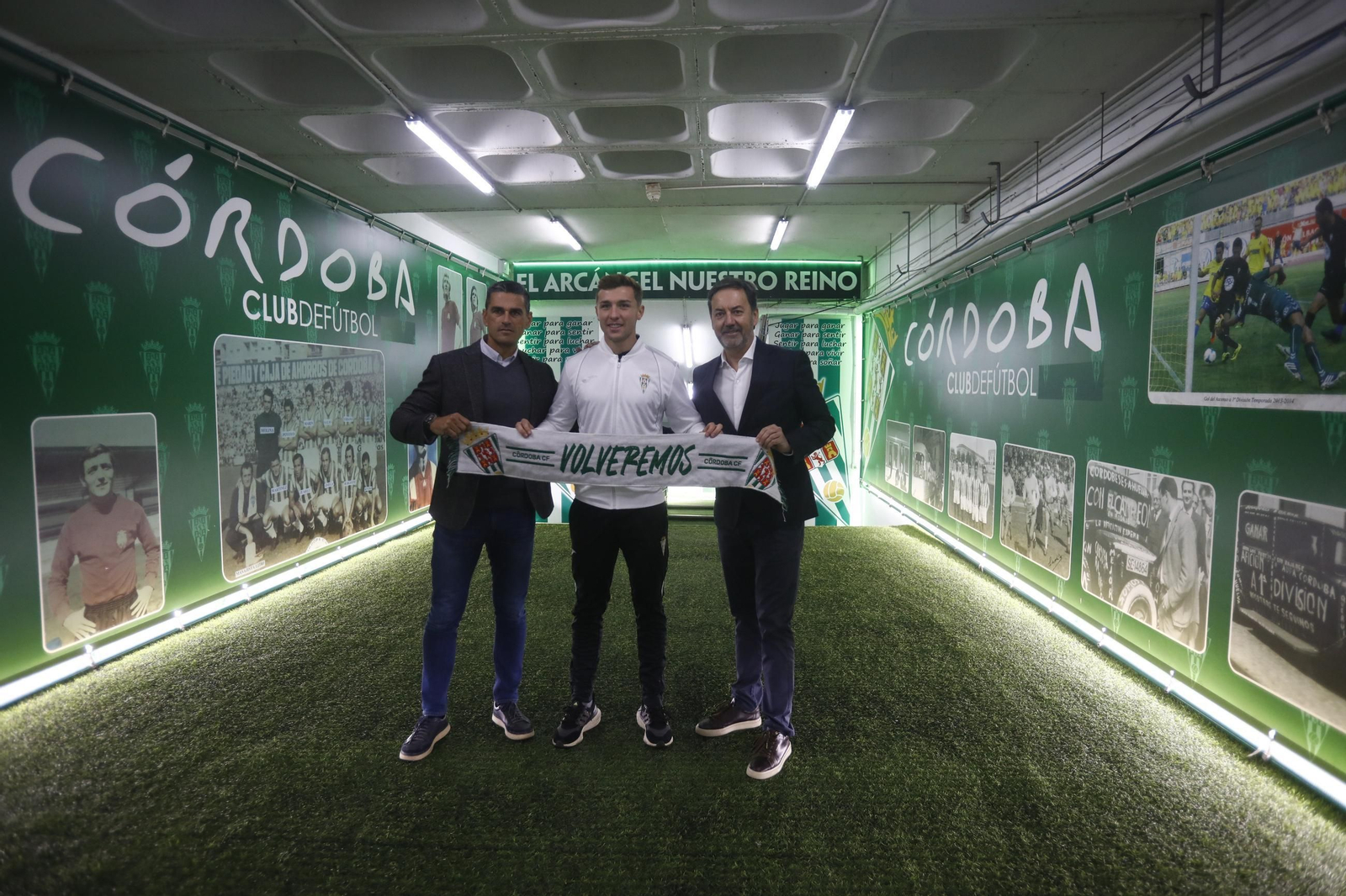 Las mejores fotos de la presentación de Del Moral como jugador del Córdoba aCF