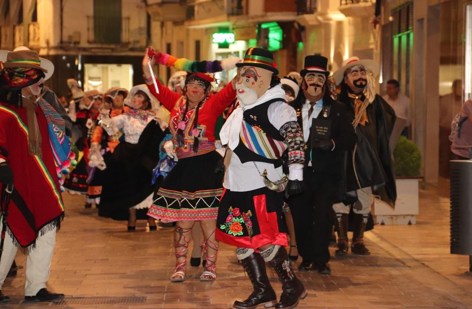 La Tunantada peruana recorre las calles de Montilla, en imágenes