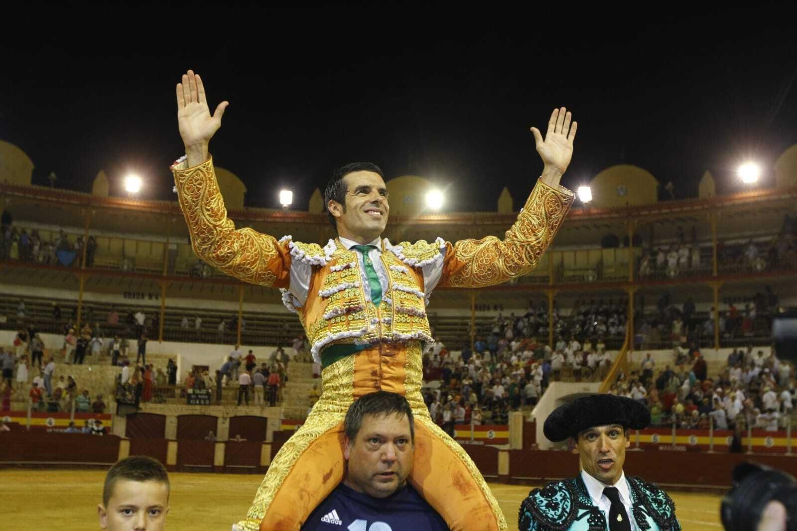De Justo salió por la puerta grande