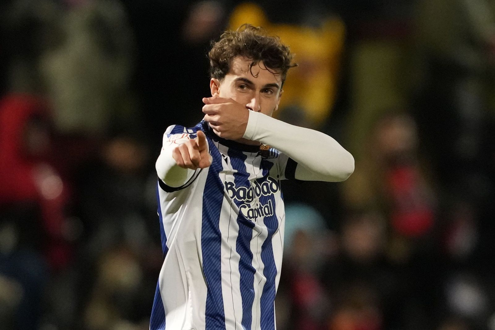 Mikel Goti celebra un gol con la Real Sociedad.