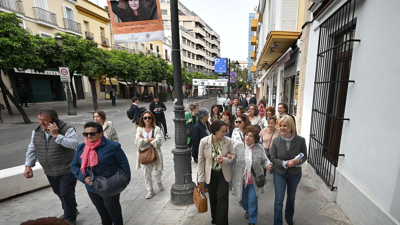 García-Pelayo y Nela García, con Ana María 'La Jerezana'.