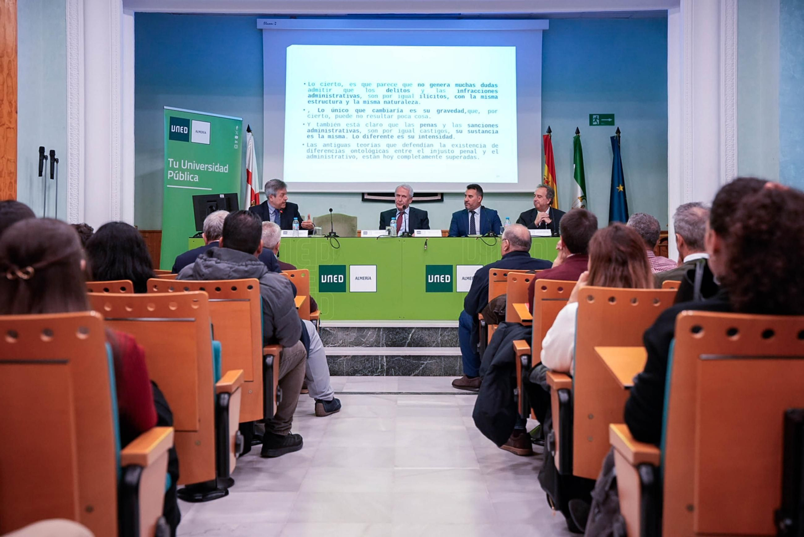 Las imágenes de la III Jornada de Tráfico, Seguridad Vial y Medicina Legal de la UNED de Almería