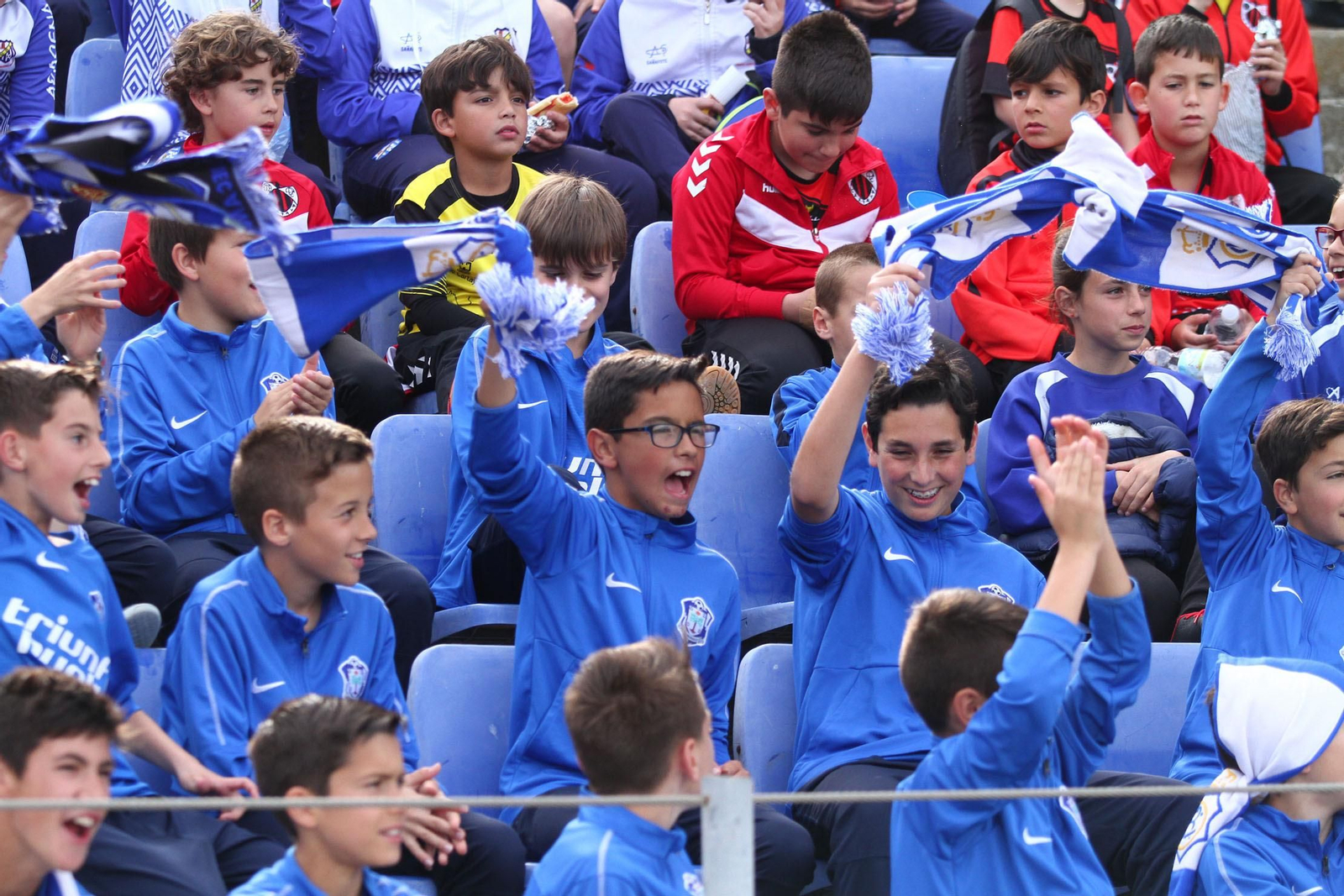 Ambientazo en las gradas del Recreativo de Huelva y el San Fernando