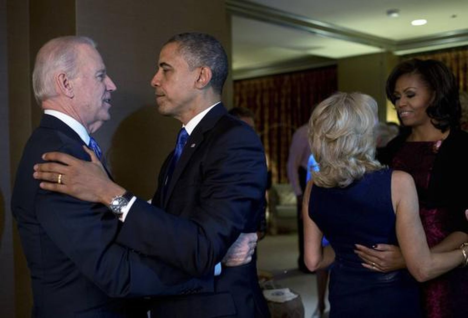 Obama y Biden antes de salir a hablar al país.

Foto: Reuters
