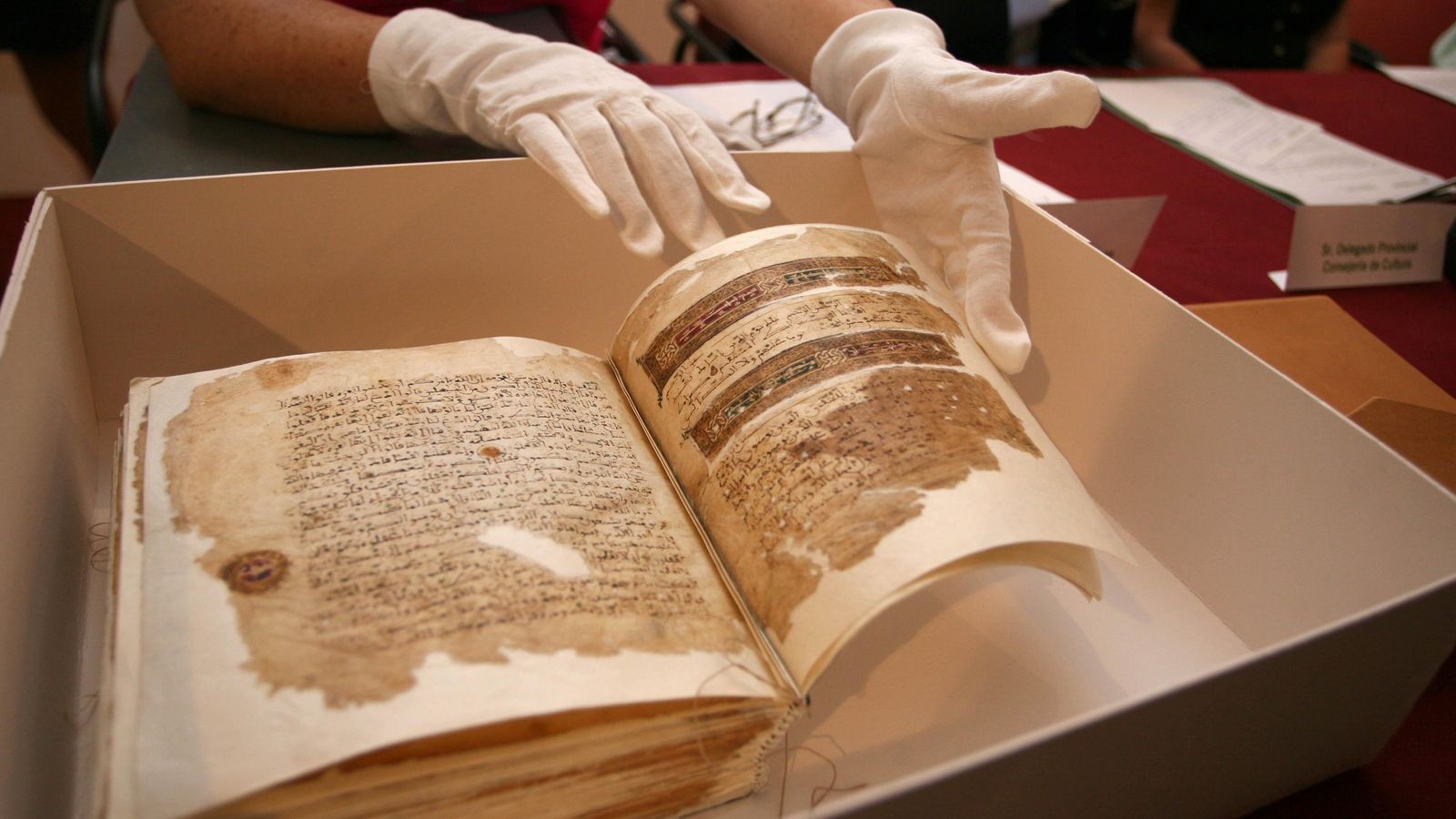 Corán de los manuscritos de Cútar ya restaurado. Corán de los manuscritos de Cútar ya restaurado.