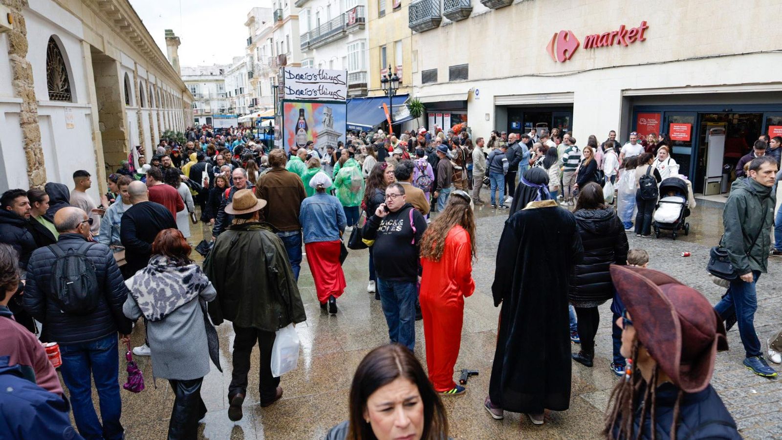 Las mejores imágenes del primer domingo de Carnaval de Cádiz