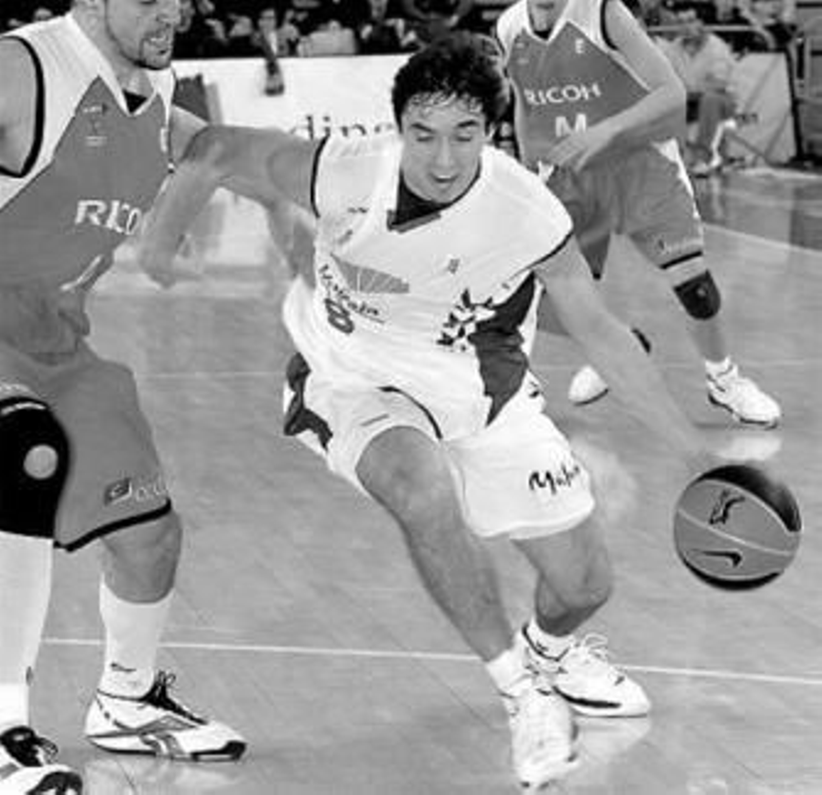 Jiri Welsch intenta marcharse de Alzamora.