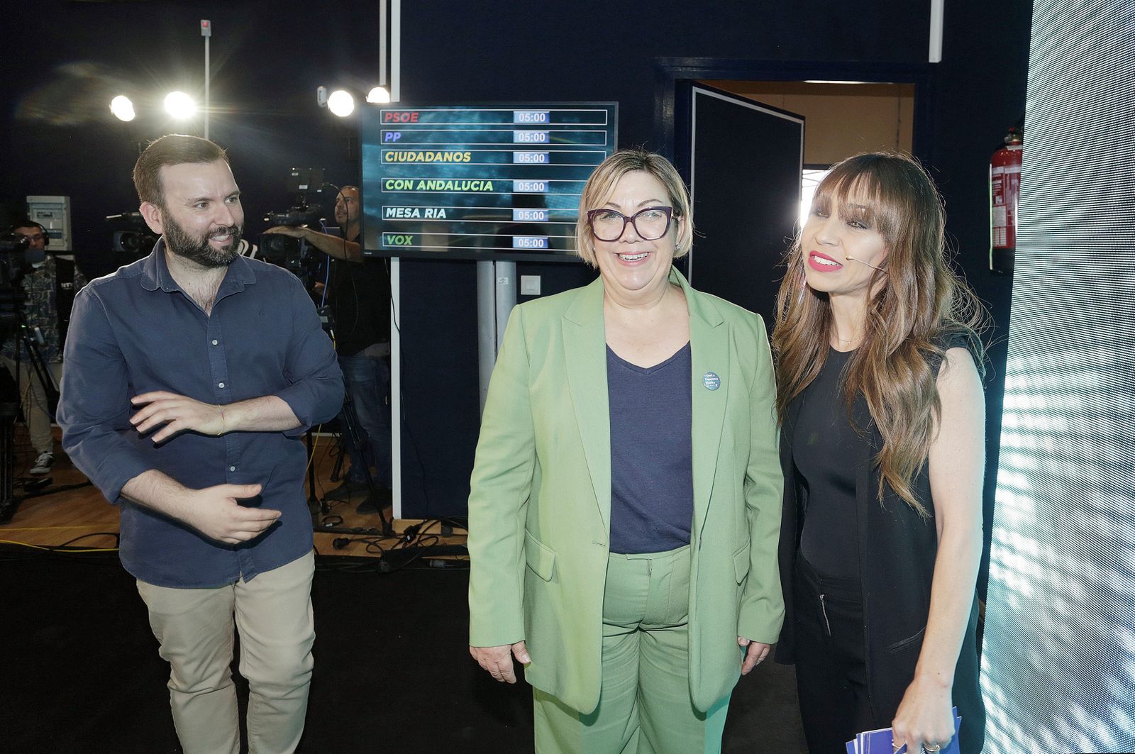 Elecciones Municipales Huelva 2023: Imágenes de la llegada de los candidatos al debate