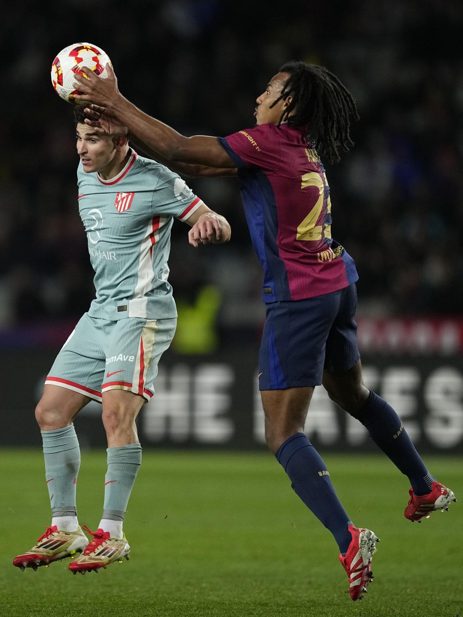 Las fotos del espectacular Barcelona - Atlético de Madrid