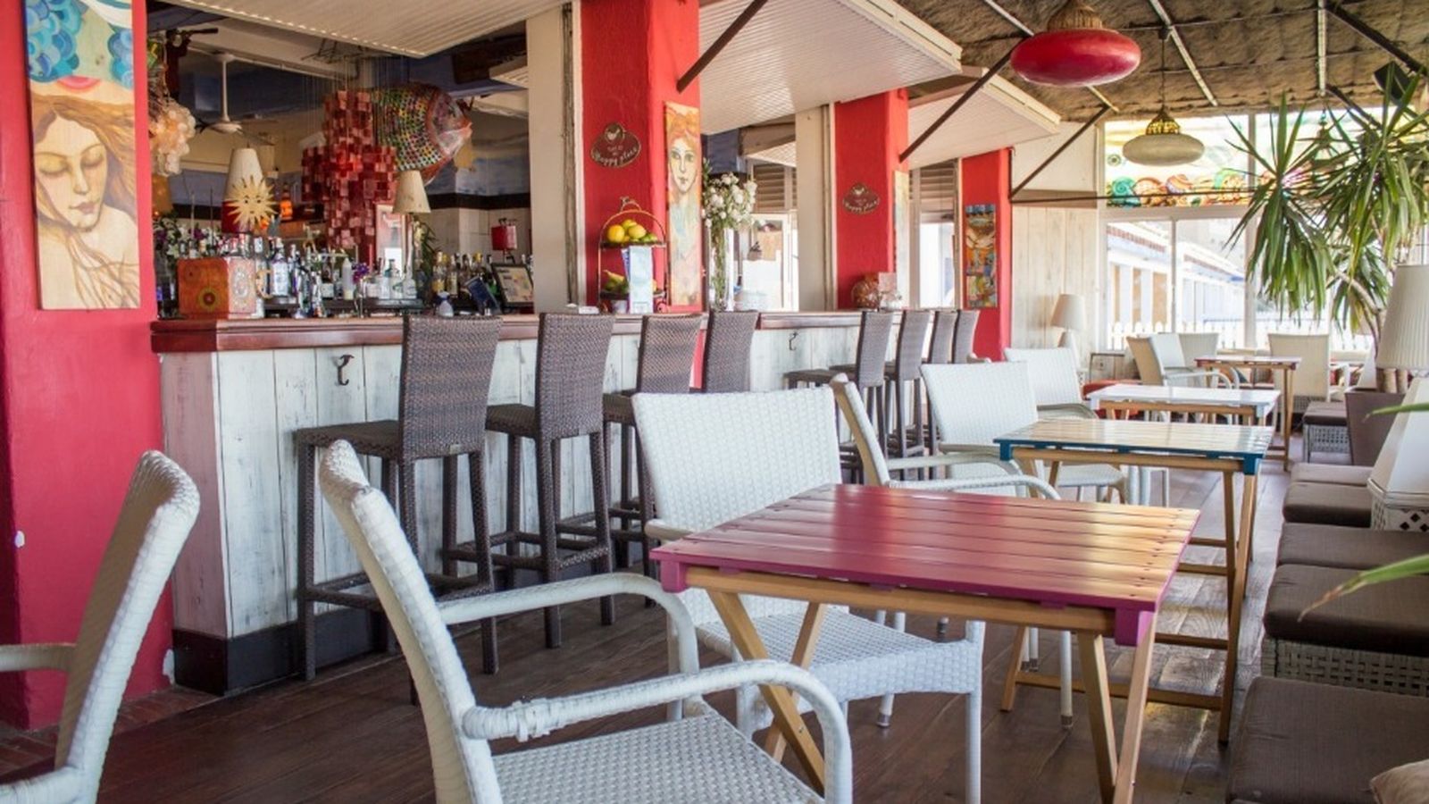 Una imagen del interior del chiringuito TK3.