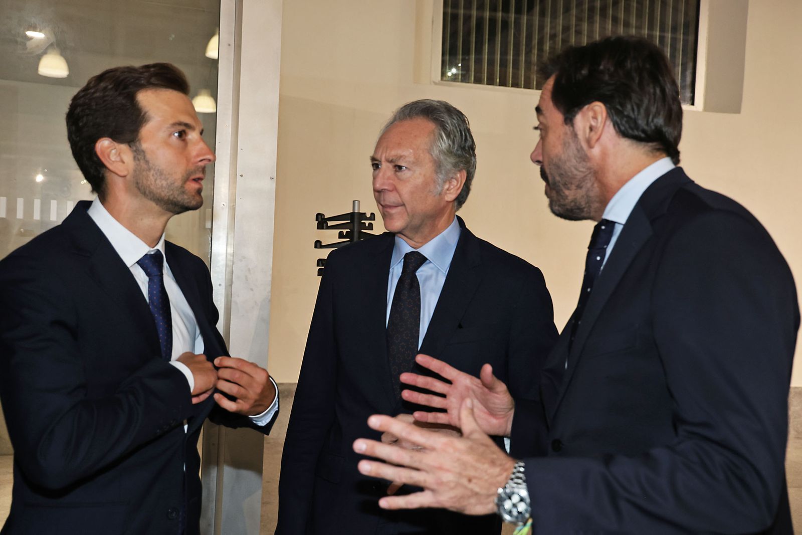 Imágenes de los invitados a la gala de los  37 premios Onubenses del Año