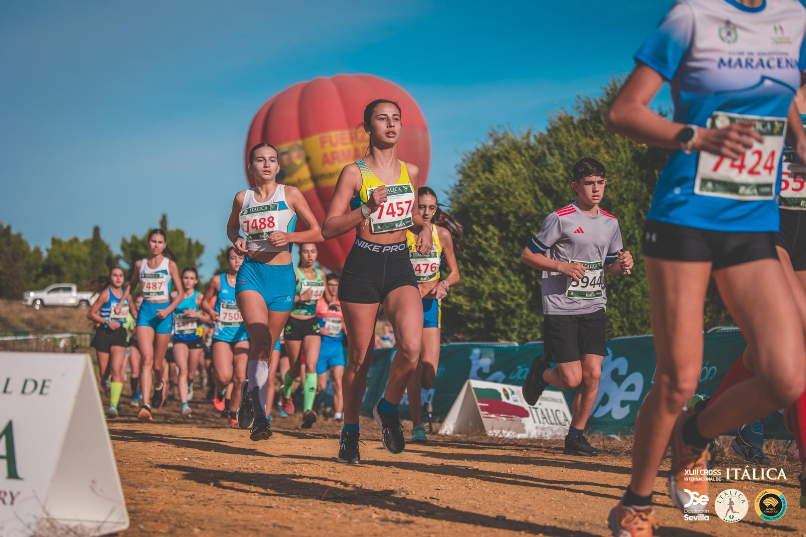 Búscate en las fotos del Cross de Itálica 2025 | 6