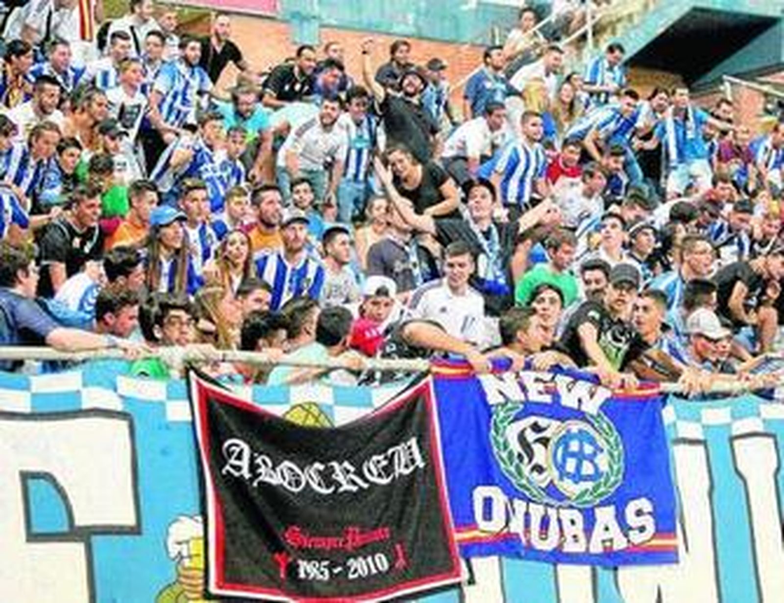 La grada de animación del Decano en el último encuentro.