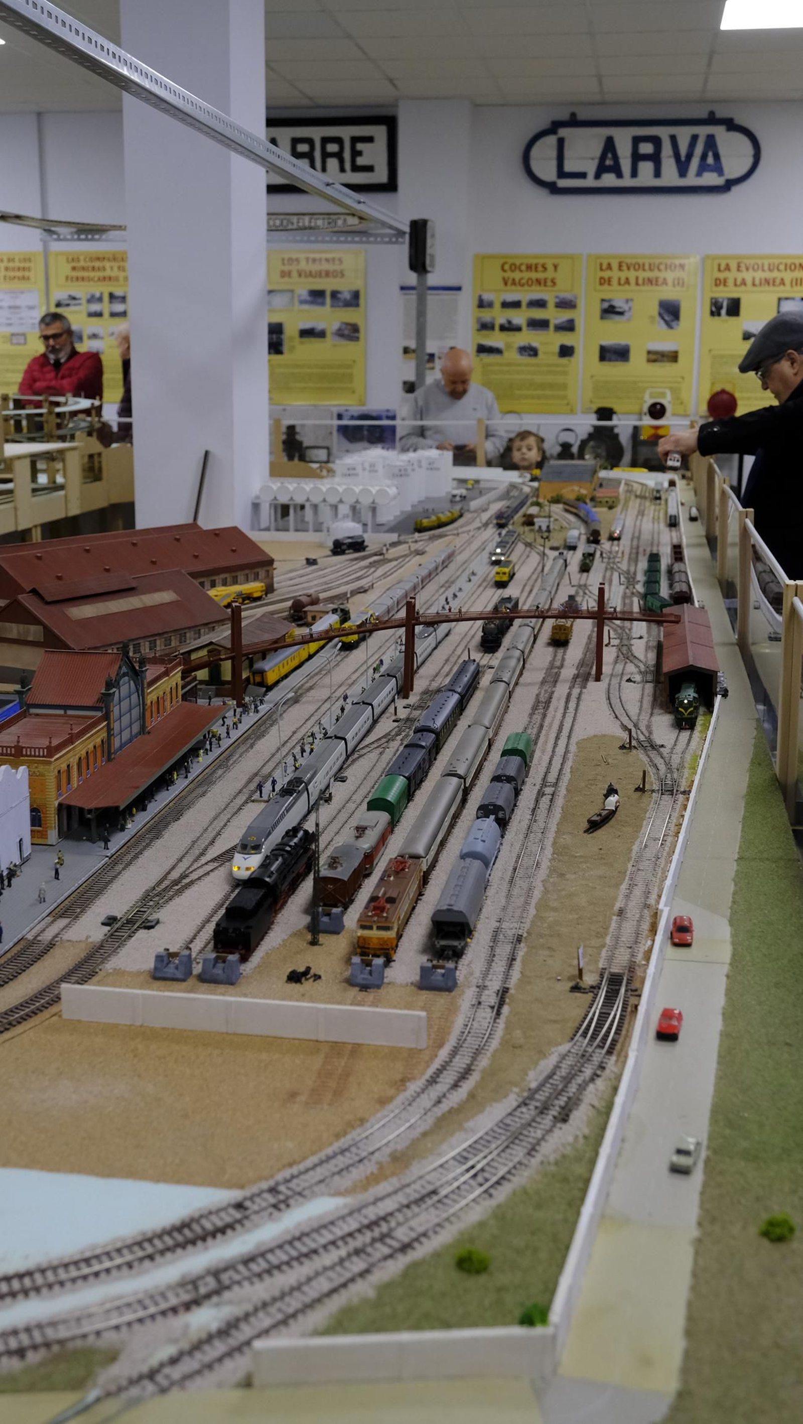 Jornada de puertas abiertas de la Asociación de Amigos del Ferrocarril de Almería (ASAFAL), en imágenes