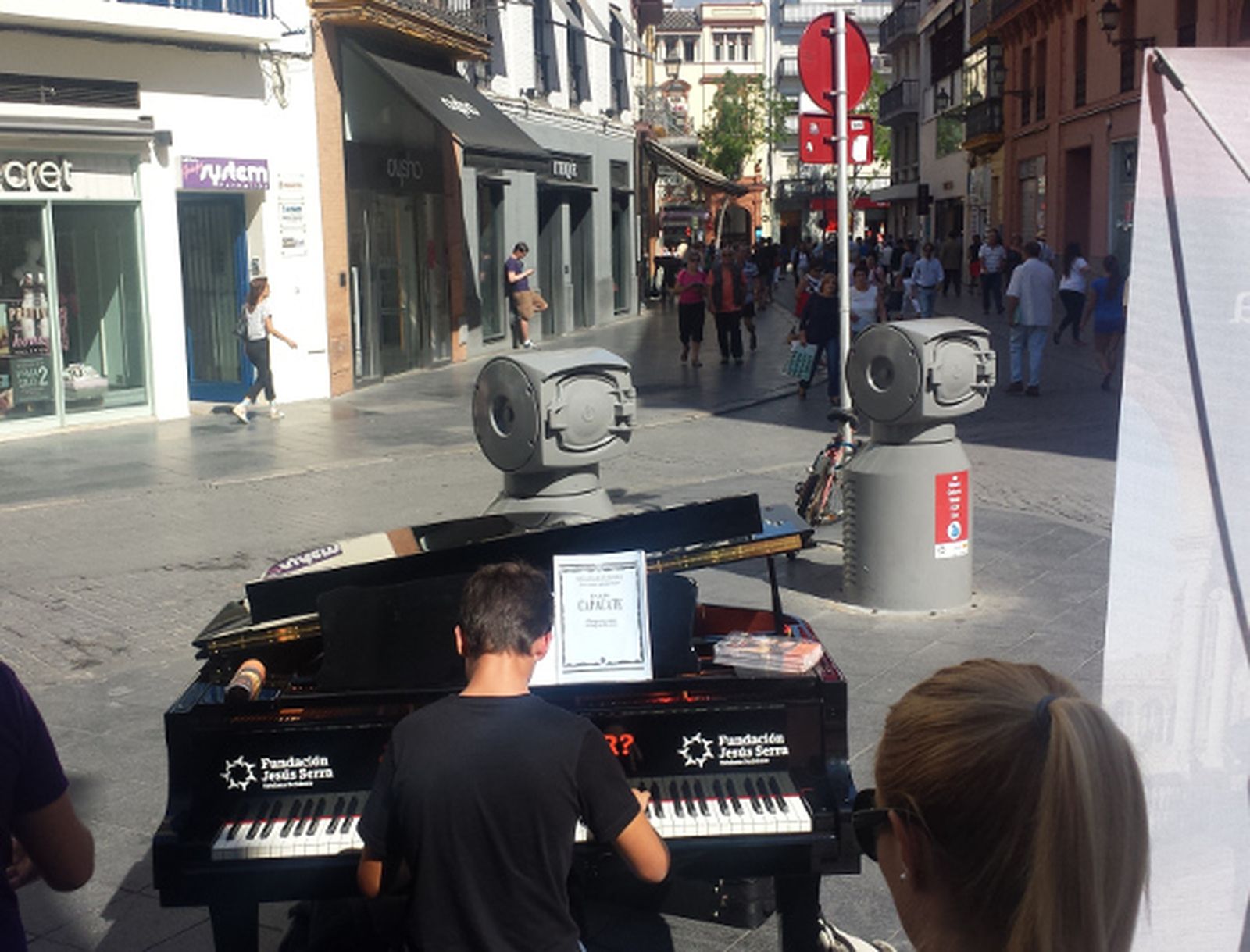 Sevilla se llena de pianos