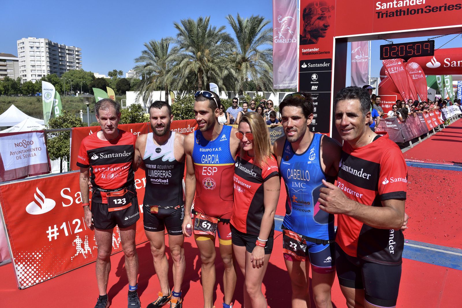Las imágenes del V Triatlón Puerto de Sevilla