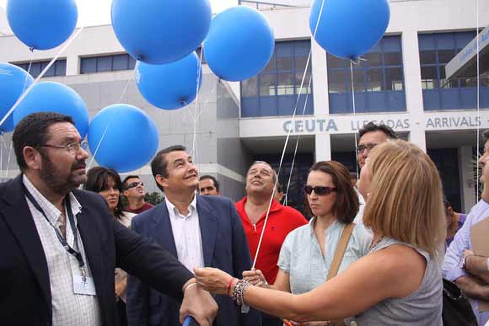 La CEP lleva a Algeciras su campaña a favor de las policías de Melilla