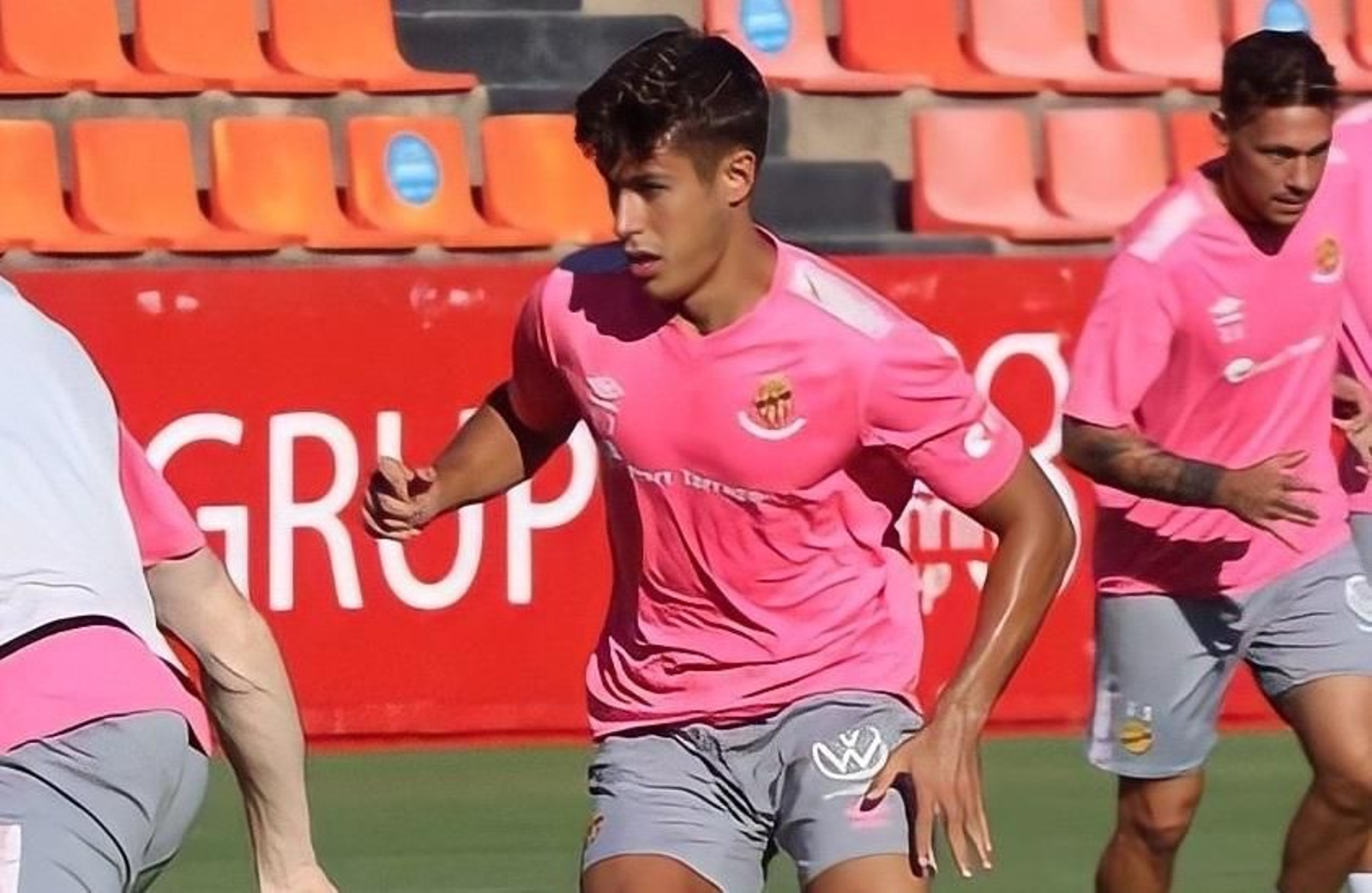 Álex de Rueda, en un entrenamiento con el Nástic.